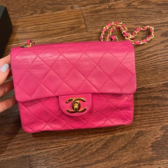 Chanel
Lambskin Quilted Mini Square
Flap Pink - Picture 5 of 5